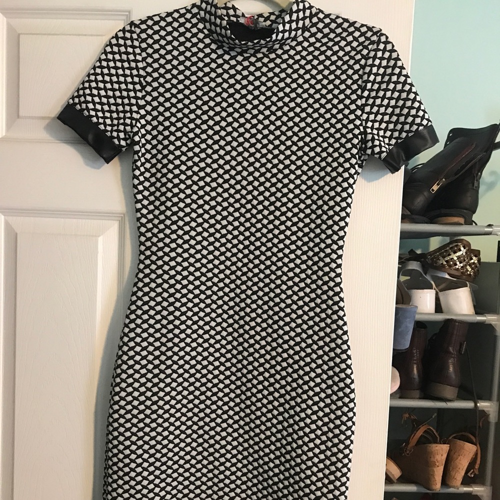 Patterned tight dress